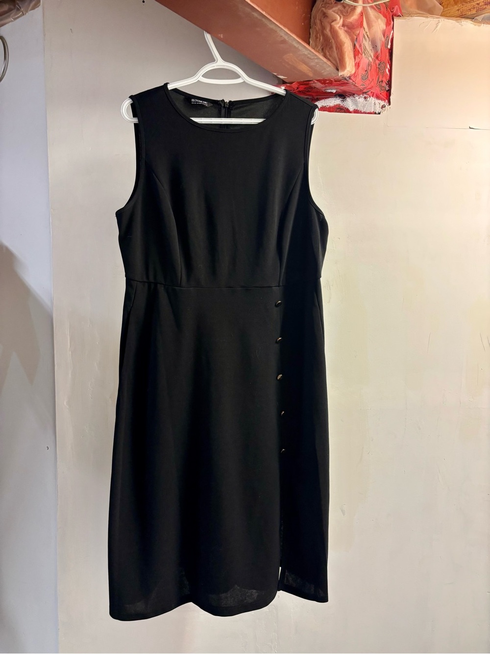 BloomChic Black Sleeveless Midi Sheath Dress